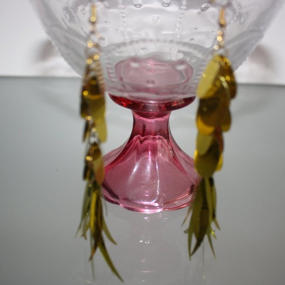 Gold Sequin Earrings Shiny Women's Fashion Jewelry New - Picture 2 of 3